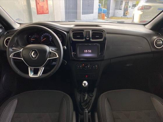 RENAULT LOGAN 2024
