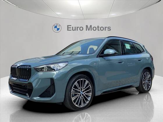 BMW iX1 2024