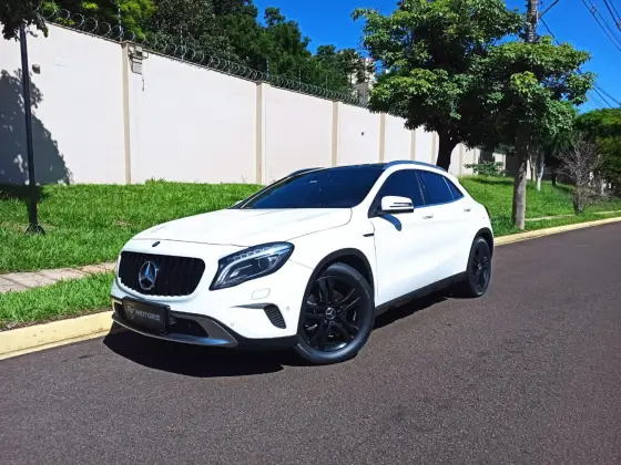 MERCEDES-BENZ GLA 250 2015