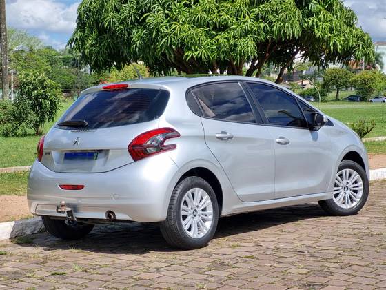 PEUGEOT 208 2019