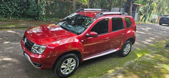 RENAULT DUSTER 2017