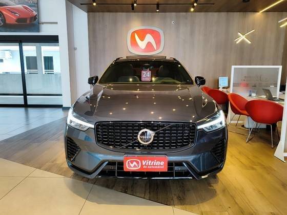 VOLVO XC60 2024