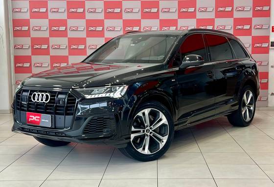 AUDI Q7 2023