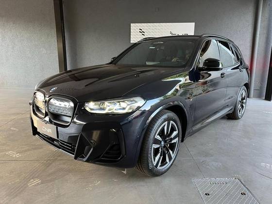 BMW iX3 2023
