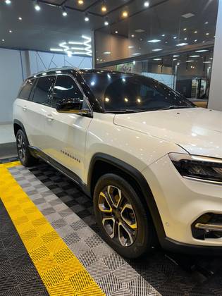JEEP COMMANDER 2022