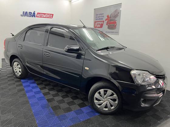 TOYOTA ETIOS 2018