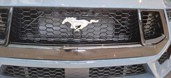 FORD MUSTANG 2024