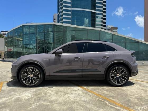 PORSCHE MACAN 2024