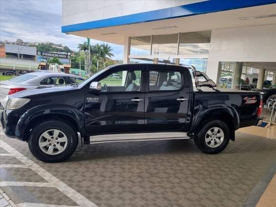 TOYOTA HILUX 2012