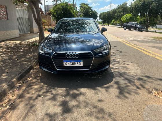 AUDI A4 2018