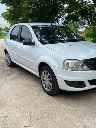 RENAULT LOGAN 2013