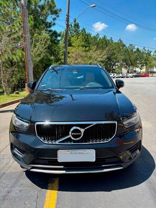 VOLVO XC40 2020