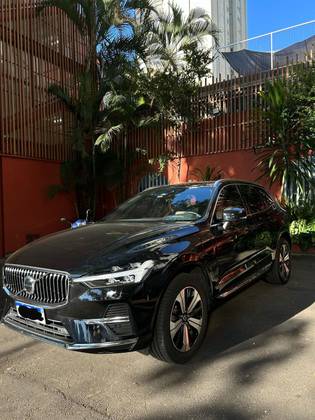 VOLVO XC60 2023