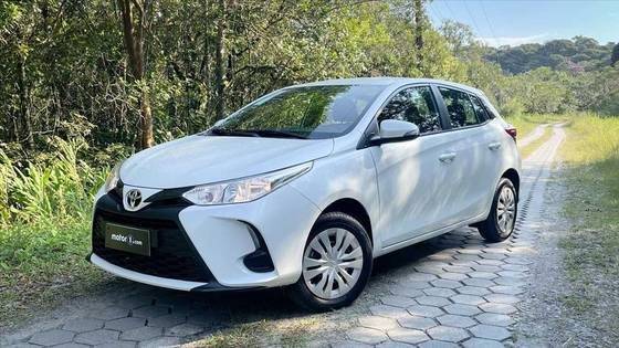 TOYOTA YARIS 2025