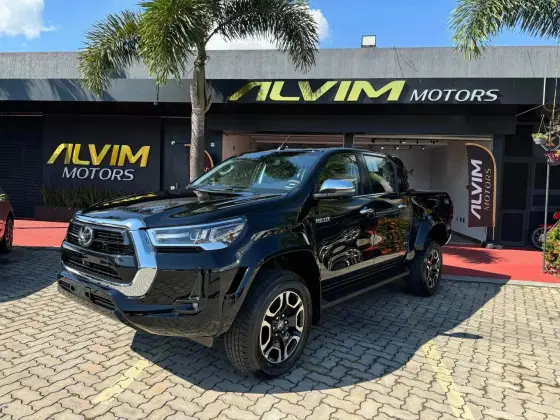 TOYOTA HILUX 2025