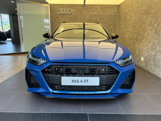 AUDI RS6 2025