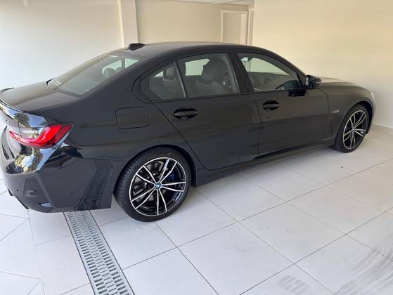 BMW 330e 2023