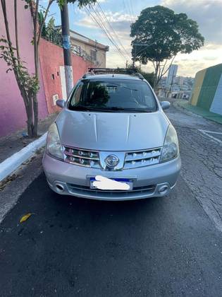NISSAN LIVINA 2012