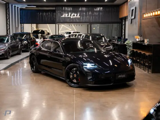 PORSCHE TAYCAN 2021