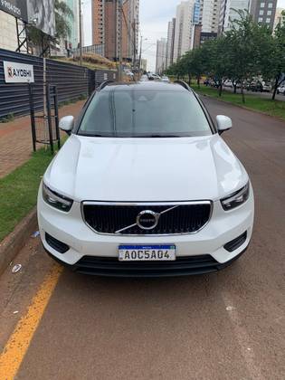 VOLVO XC40 2019