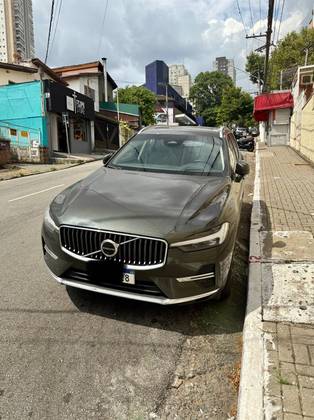 VOLVO XC60 2022