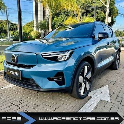 VOLVO XC40 2023
