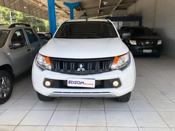 MITSUBISHI L200 TRITON 2025