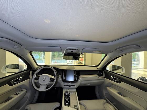 VOLVO XC60 2021