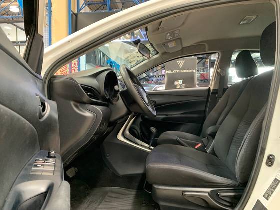 TOYOTA YARIS 2021