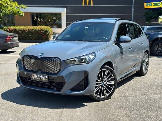 BMW iX1 2024