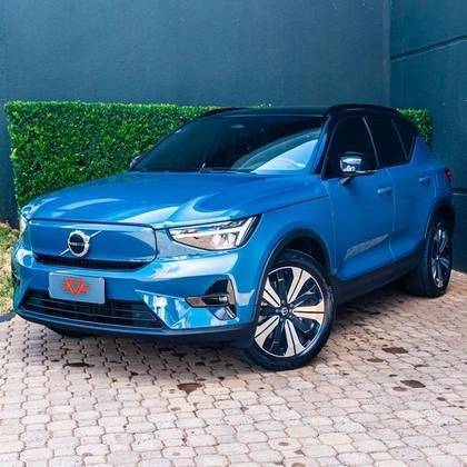 VOLVO XC40 2023