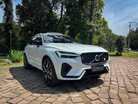 VOLVO XC60 2023