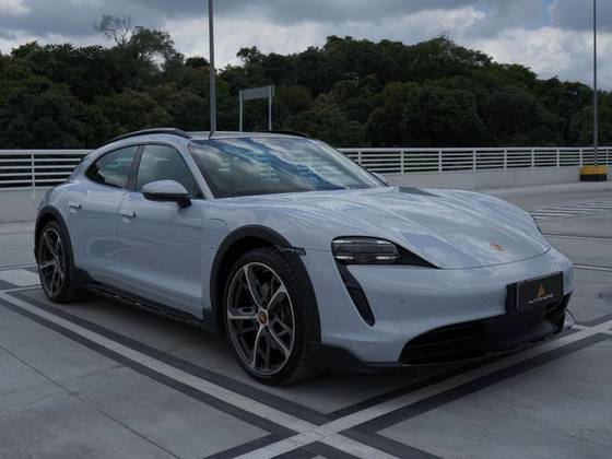 PORSCHE TAYCAN 2023