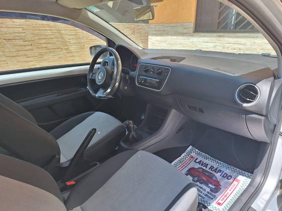 VOLKSWAGEN UP 2015