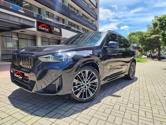 BMW iX1 2024