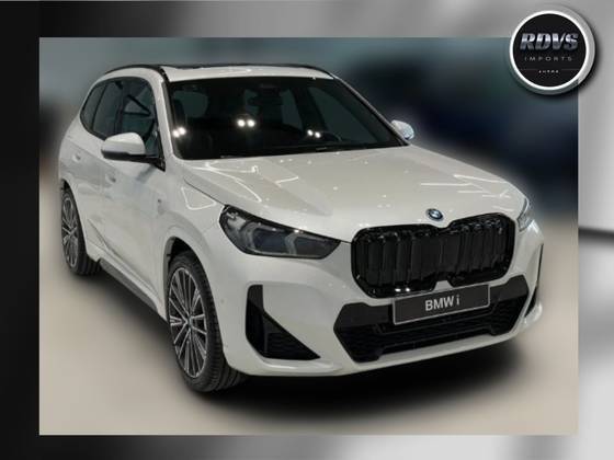 BMW iX1 2024