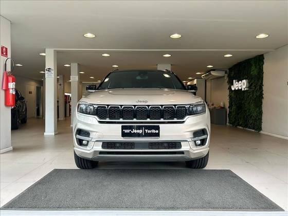 JEEP COMMANDER 2024