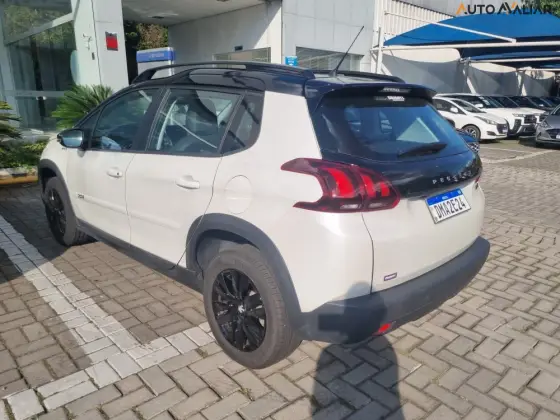 PEUGEOT 2008 2023