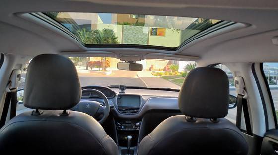 PEUGEOT 2008 2016