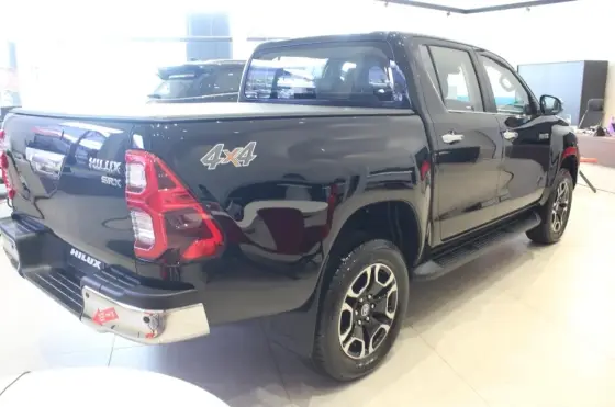 TOYOTA HILUX 2025
