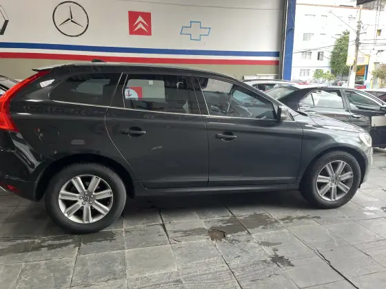 VOLVO XC60 2017