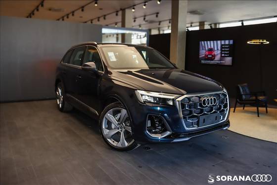 AUDI Q7 2025
