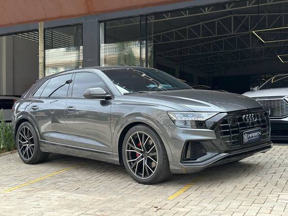 AUDI Q8 2022