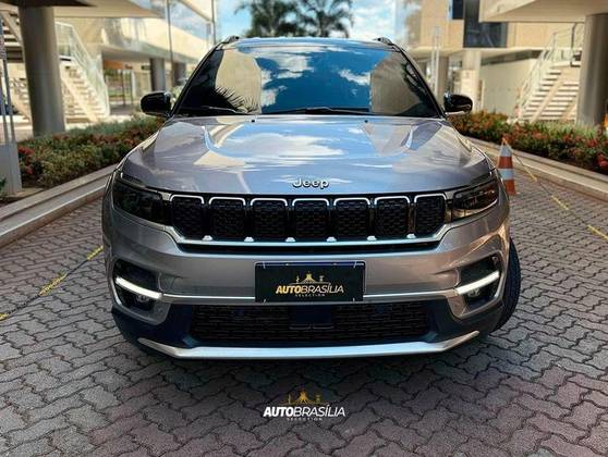 JEEP COMMANDER 2024