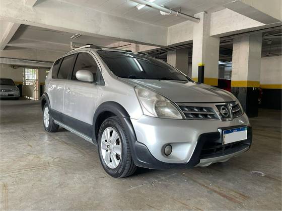 NISSAN LIVINA 2014