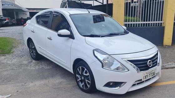 NISSAN VERSA 2017
