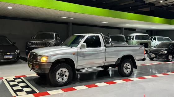 TOYOTA HILUX 2004