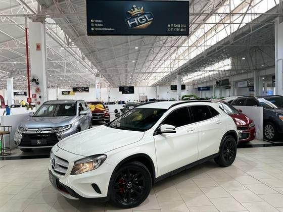 MERCEDES-BENZ GLA 200 2017