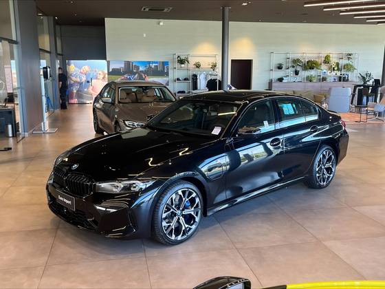 BMW 330e 2025