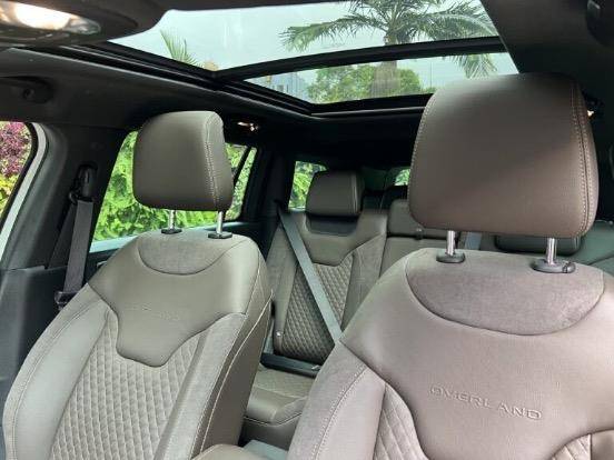 JEEP COMMANDER 2023